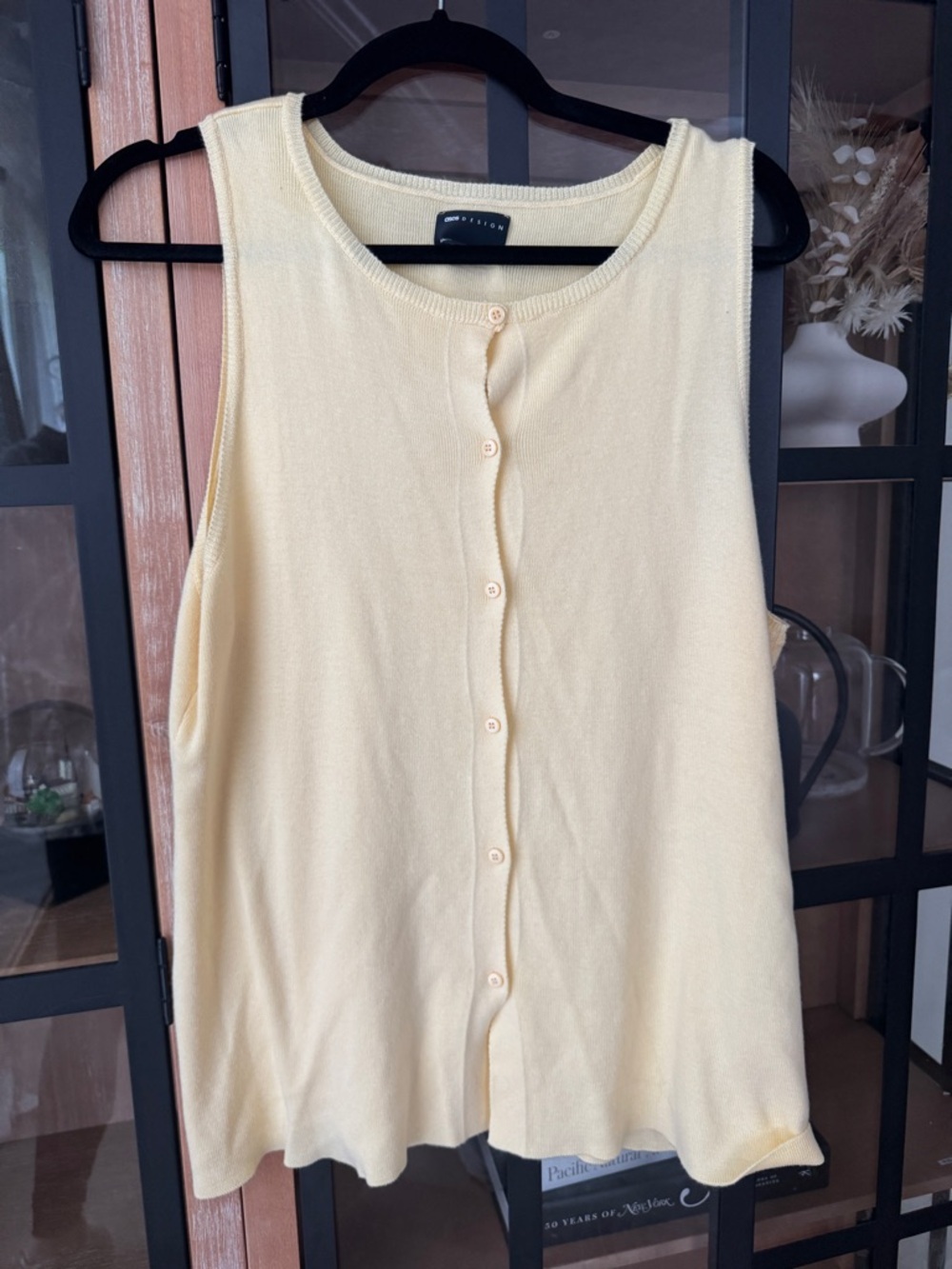 ASOS Design knit vest top butter pastel yellow sleeveless tank crewneck buttons - Picture 11 of 11